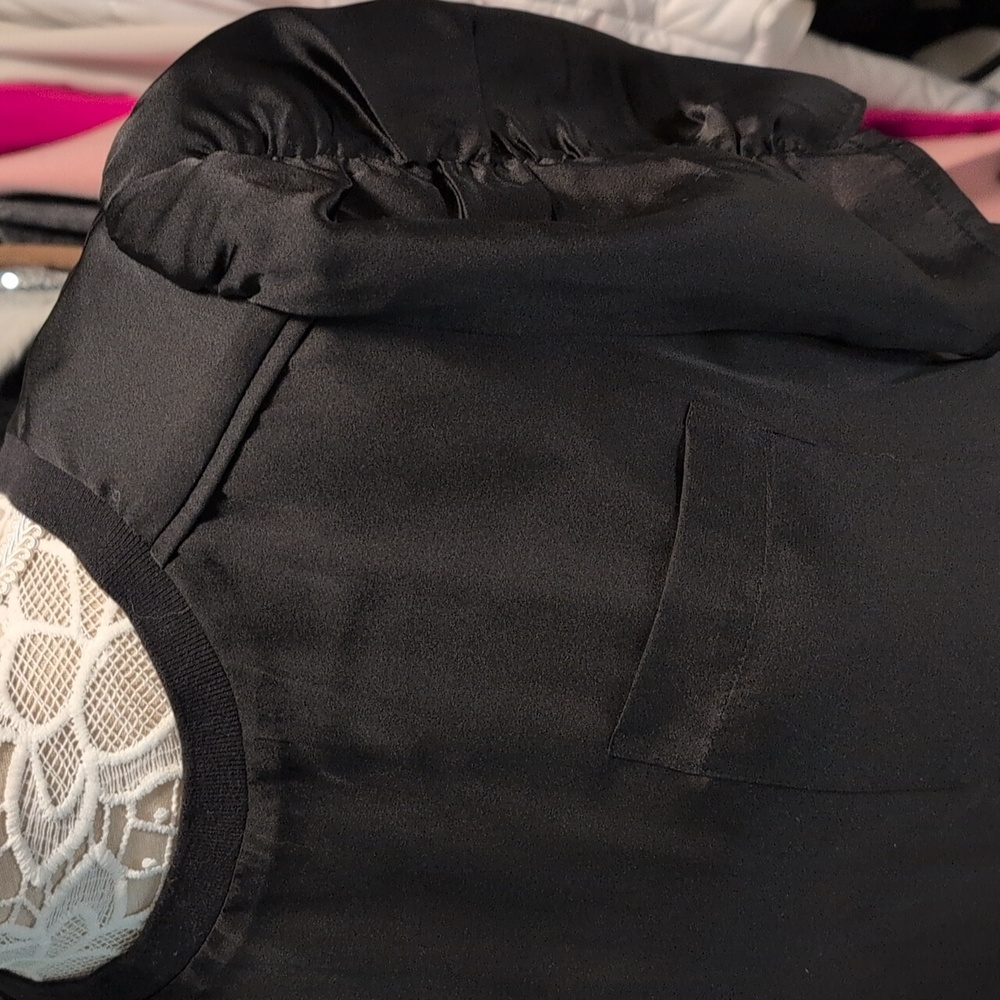 DR2 Black Satin Blouse Size Medium - Picture 4 of 9